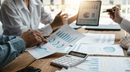 Don’t Pause, Benchmark: The 10 Risks of Neglecting Market Analysis